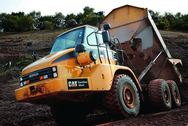 A Quick Guide to Buying Used and New Articulated Trucks in Dubai