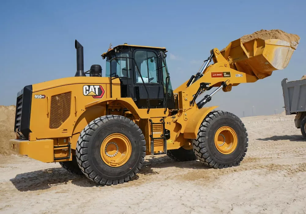 Heavy Equipment Rental in UAE: The Complete Guide for Contractors (2026)
